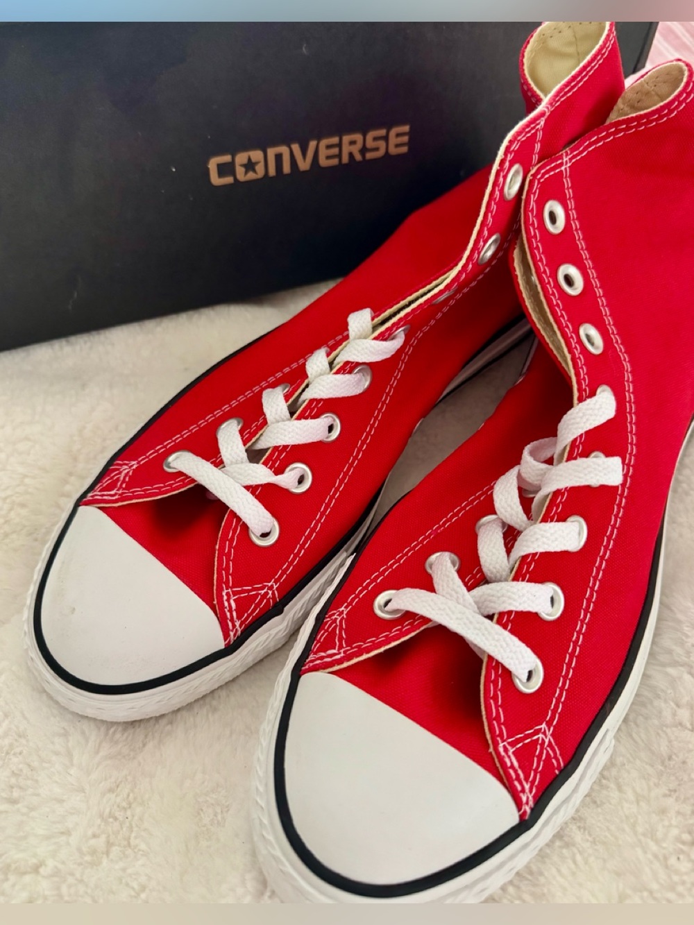 NEW IN BOX CONVERSE ALL STAR HI Classic High-Top Sneakers in Red UNISEX